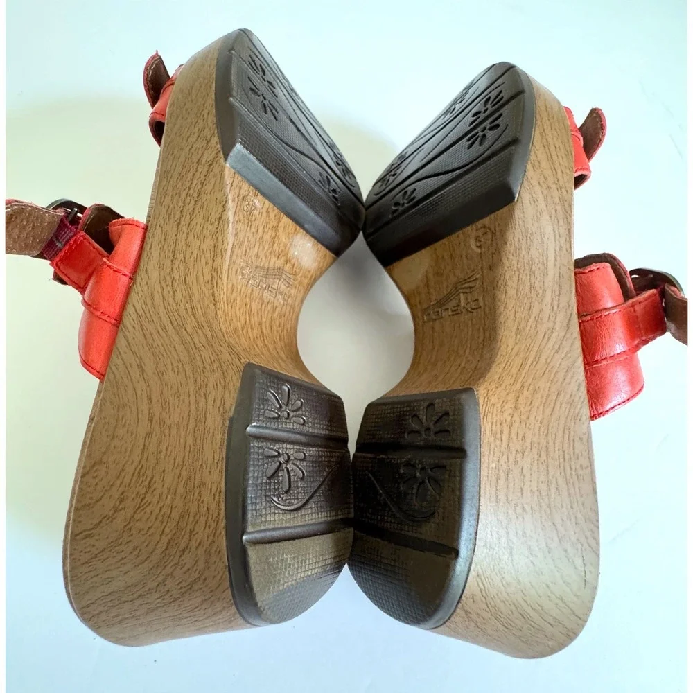 Dansko Jessie Coral Red Leather Clog Sandals Bohemian Chic Size EU/37